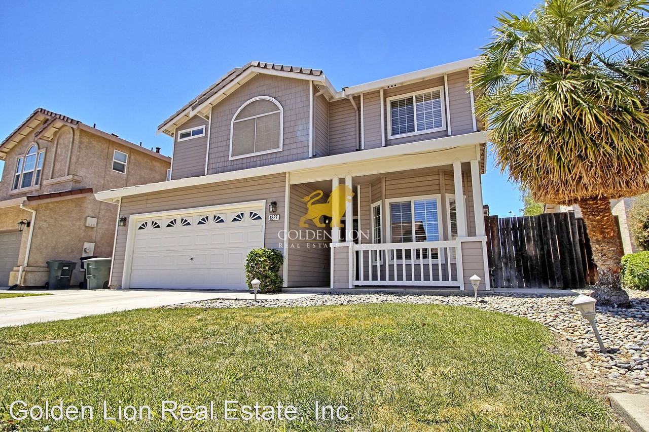 1227 Tony Stuitt Ct - Photo 2 of 44