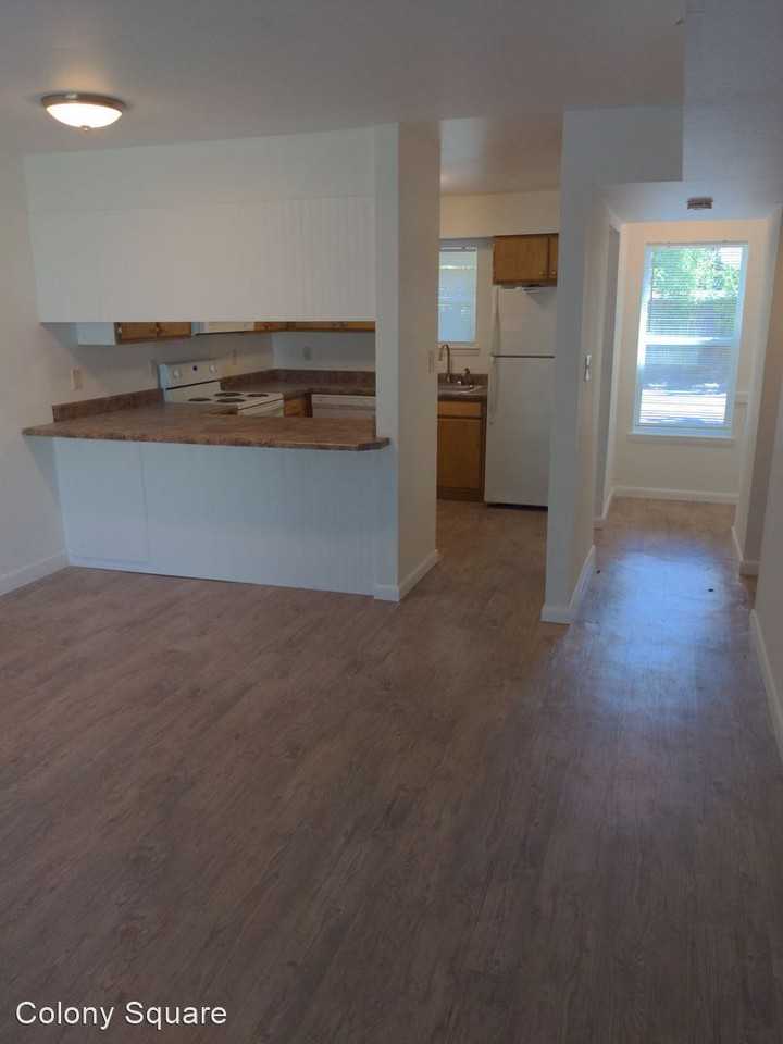 Colony Square Apartments on Warwick - Photo 2 of 21