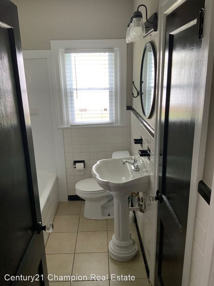 211 Brentwood Ave - Photo 2 of 23