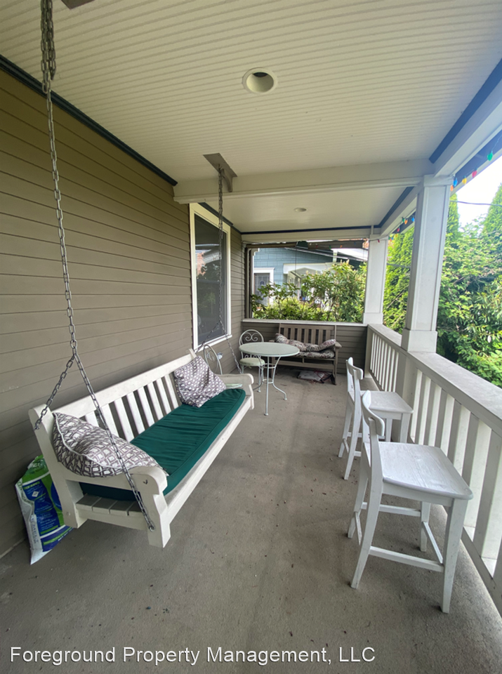 4739 Latona Ave Ne - Photo 3 of 8