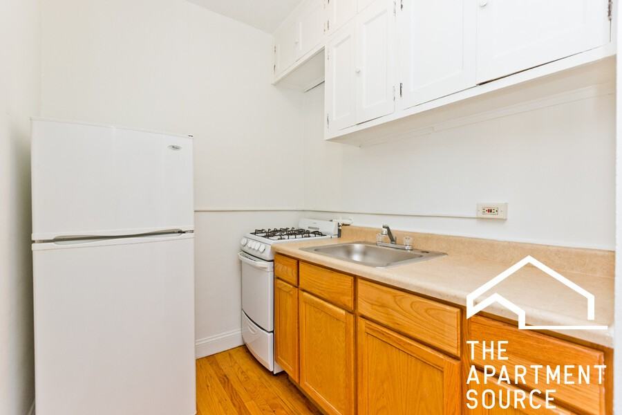 7542 Adams St #2M - Photo 2 of 12