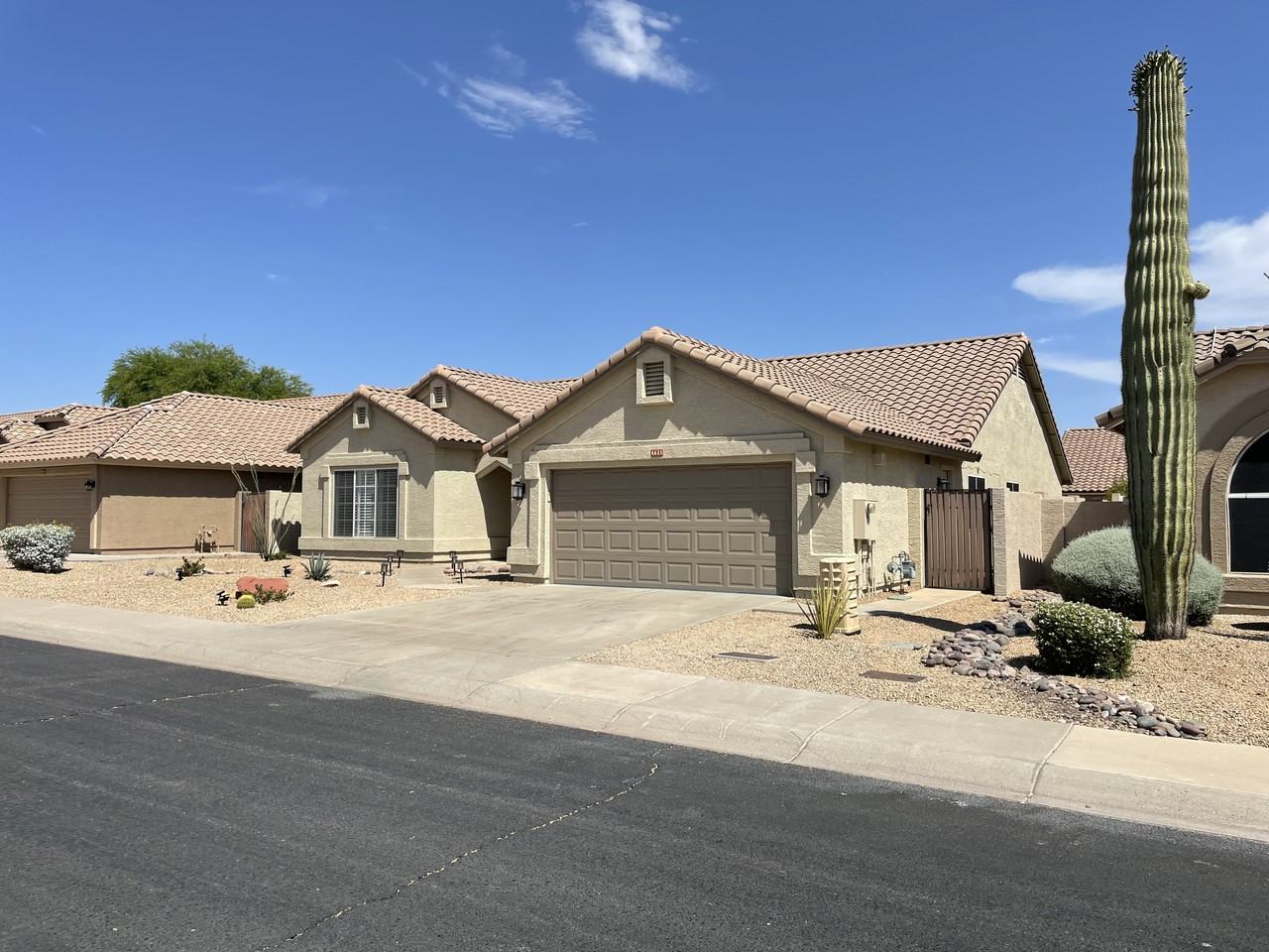 4621 E Fernwood Ct - Photo 2 of 35