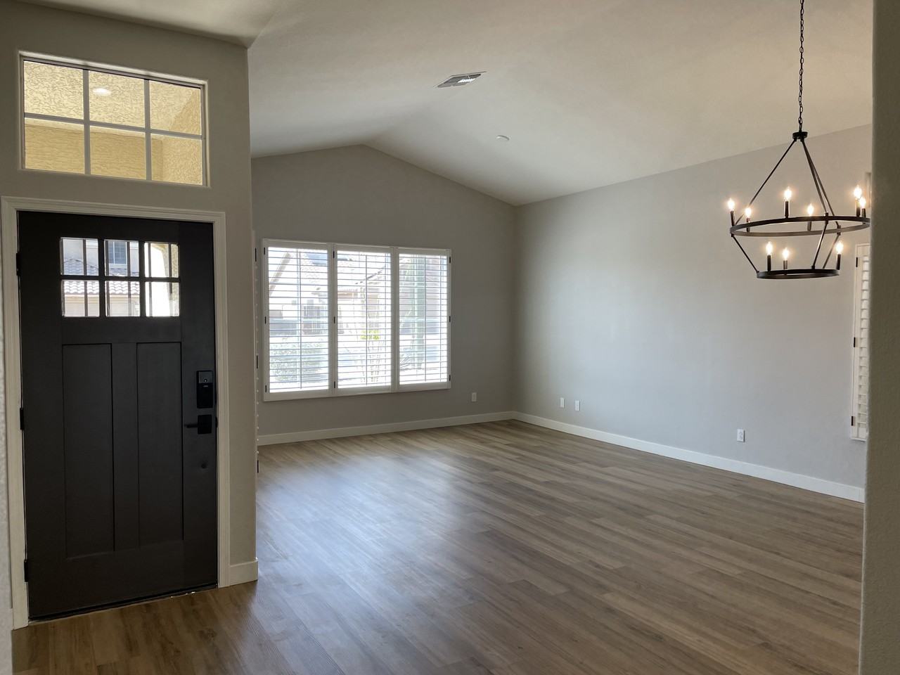 4621 E Fernwood Ct - Photo 5 of 35