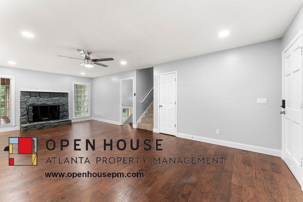 281 Sumter Dr - Photo 3 of 17