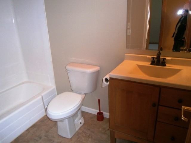 7688 Dunmore Rd - Photo 3 of 5