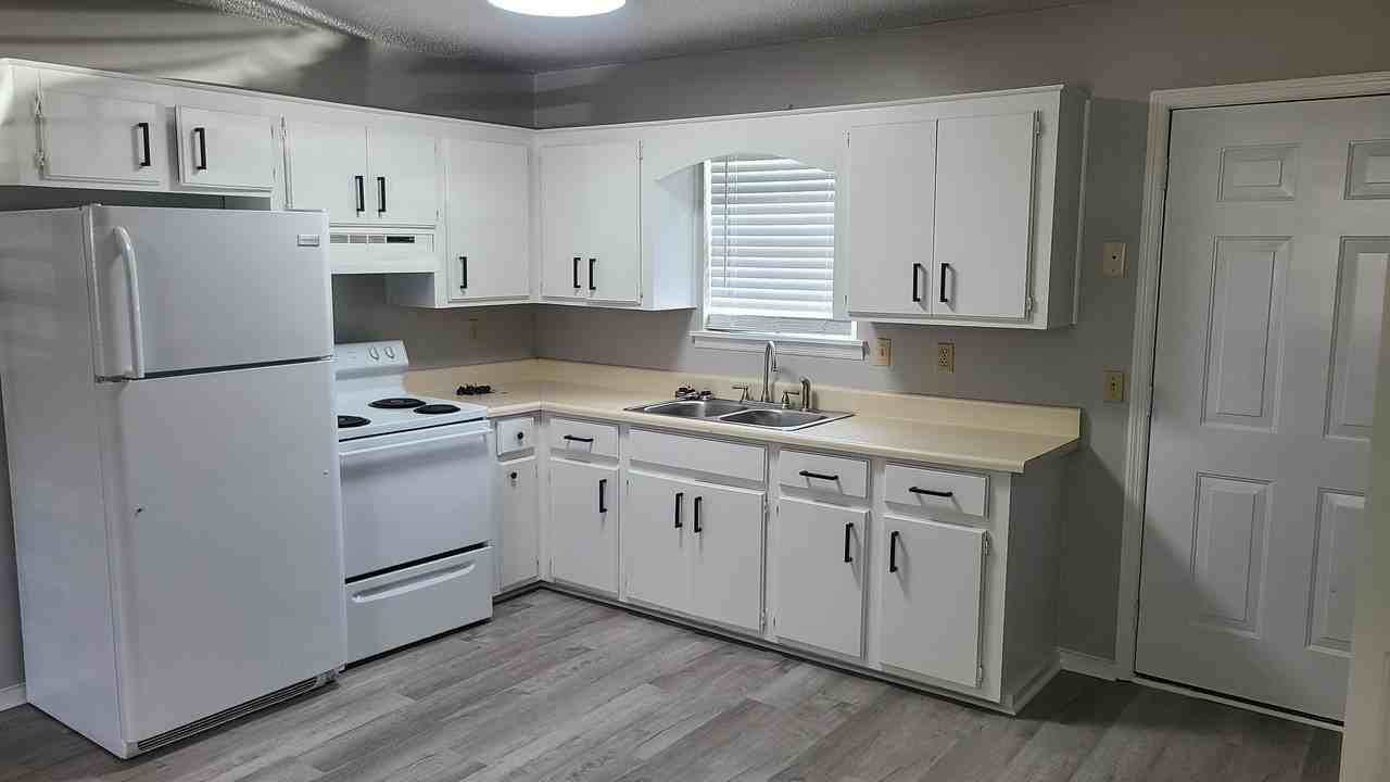 7214 NE Live Oak Loop - Photo 2 of 9