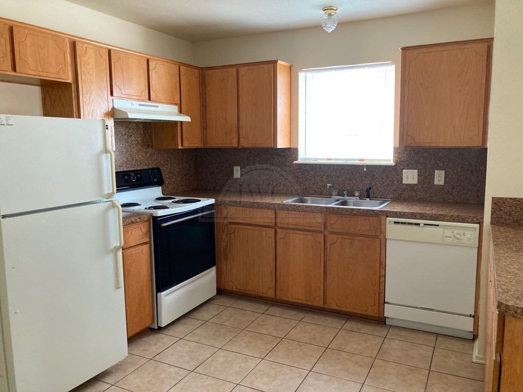 4204 Gus Dr. - Photo 3 of 12