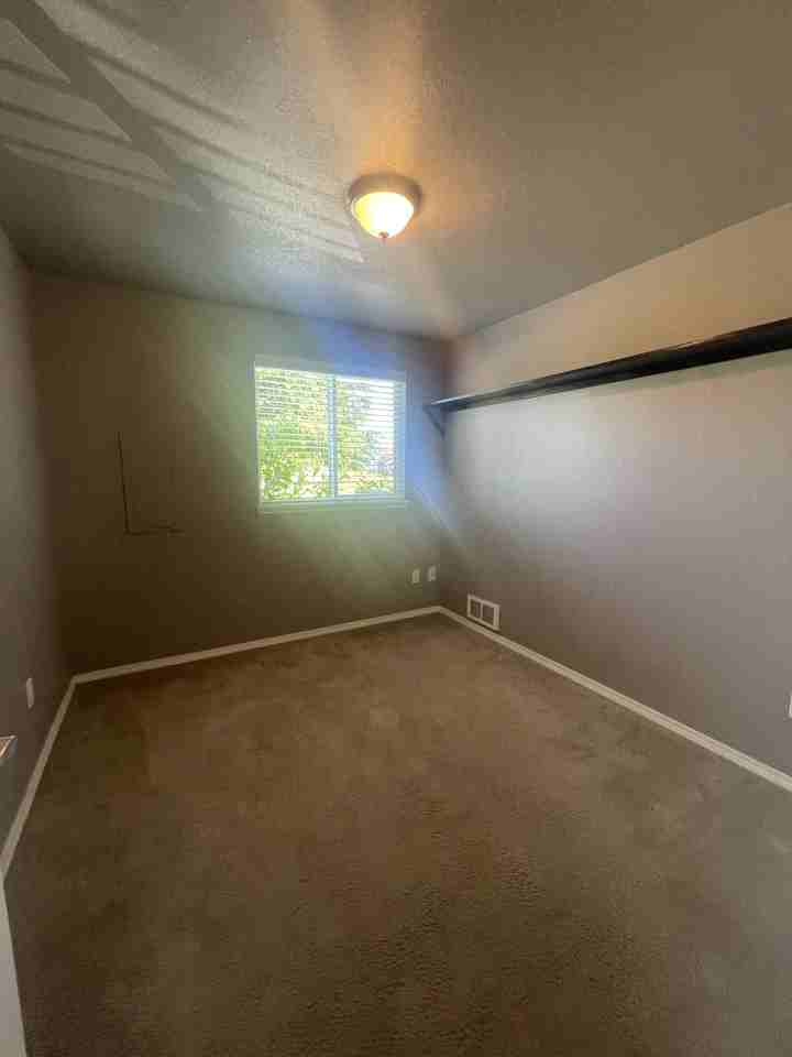 649 Bavarian Ln Se - Photo 4 of 13