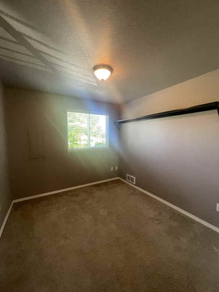 649 Bavarian Ln Se - Photo 6 of 13