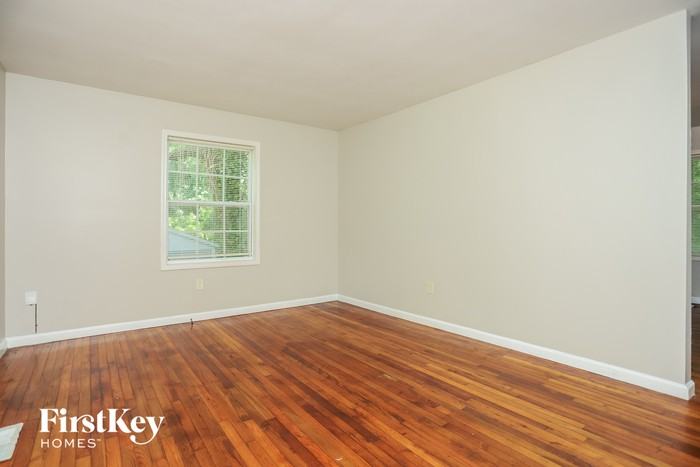 97 Harper Rd Se - Photo 3 of 15