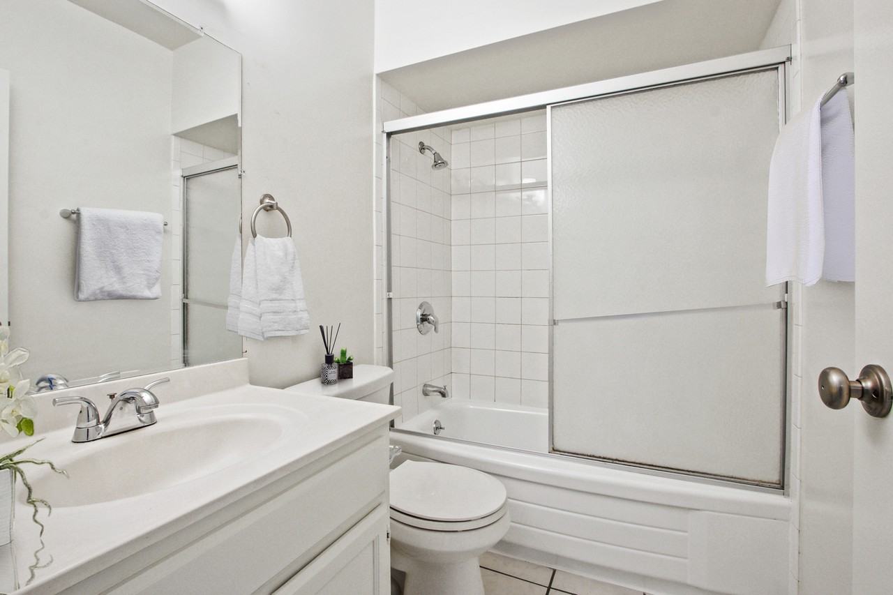 Nordhoff Apartments - Photo 7 of 60