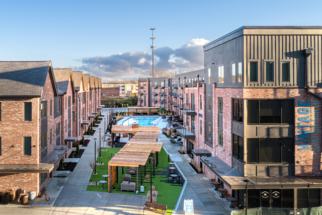 Apartments Near Vintage Station North