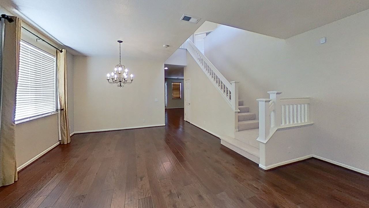 4500 Peninsula Point Dr - Photo 2 of 18