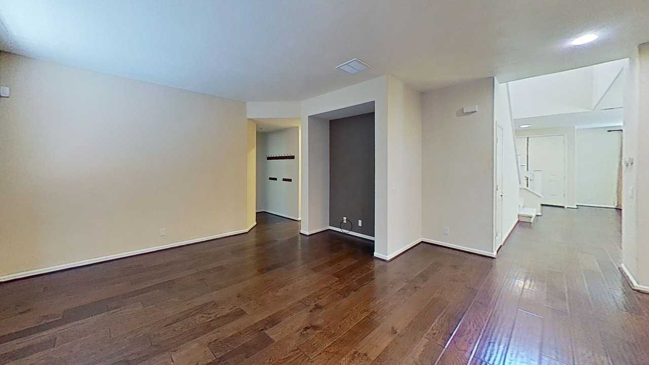 4500 Peninsula Point Dr - Photo 3 of 18