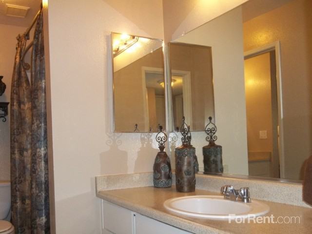 Willow Grove Apartments - Photo 3 of 13