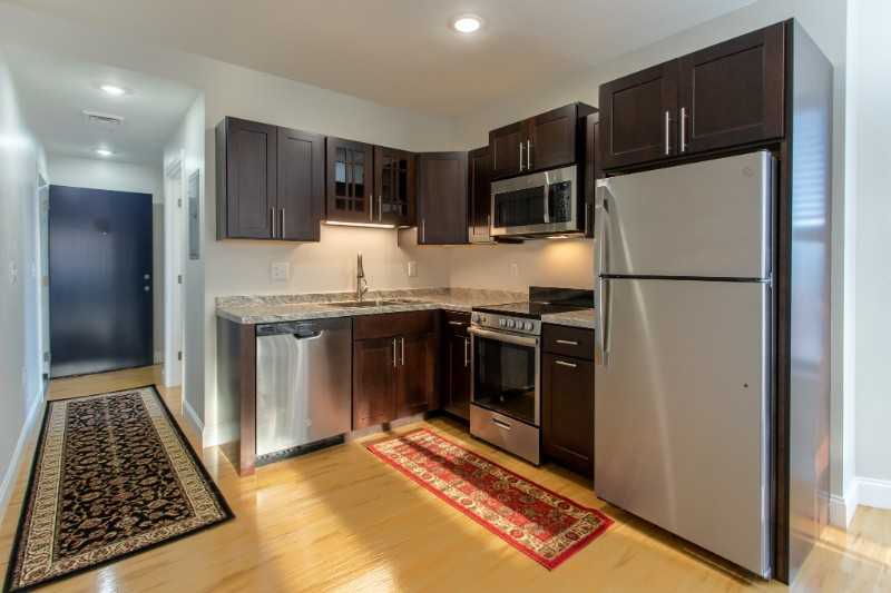 1331 Elm St - Photo 3 of 25