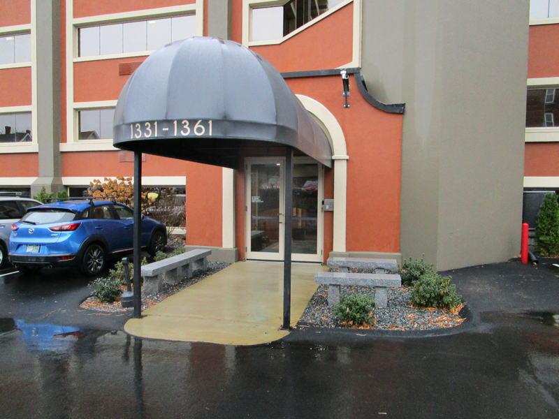 1331 Elm St - Photo 4 of 25