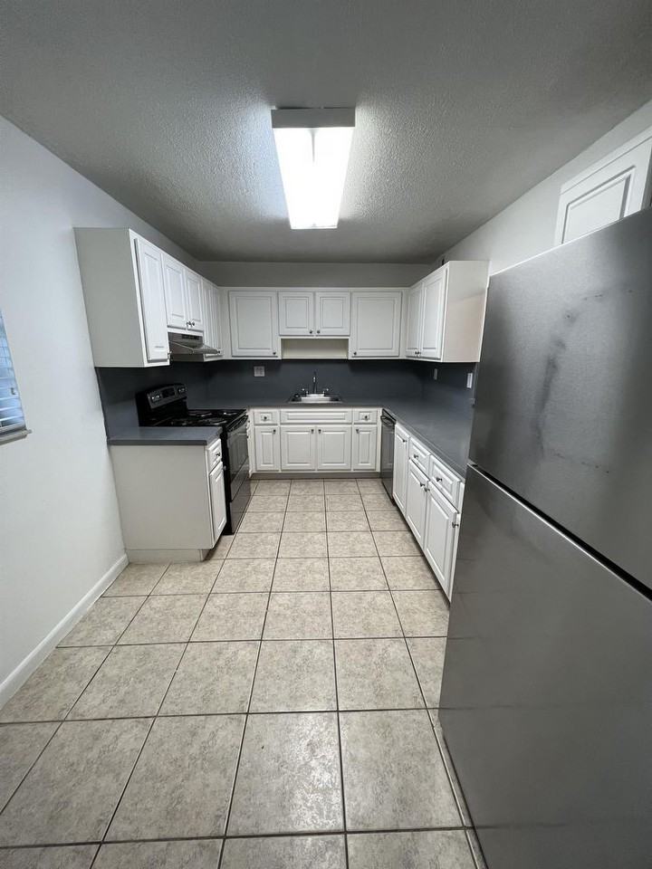 8461 Springtree Dr Apt 309a