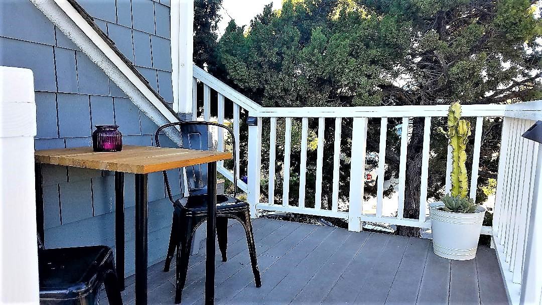 2853 Hawthorn St - Photo 4 of 32