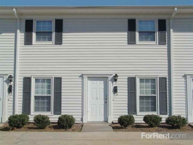 Hampton Court I and II - Photo 3 of 29