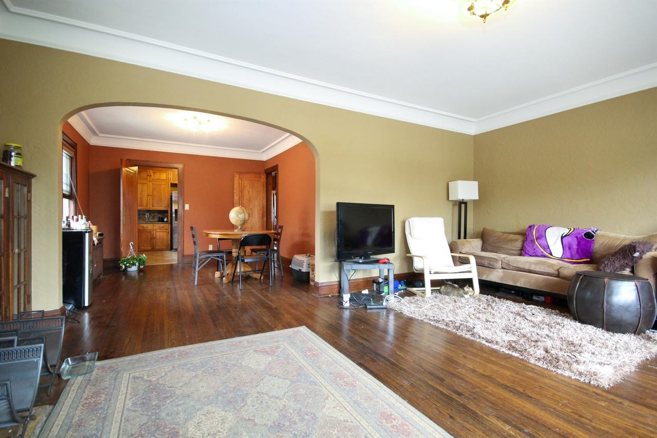 1404 University Ave Ne #2 - Photo 3 of 22