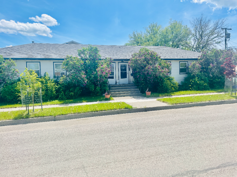 1207 W Geyser St - Photo 3 of 3