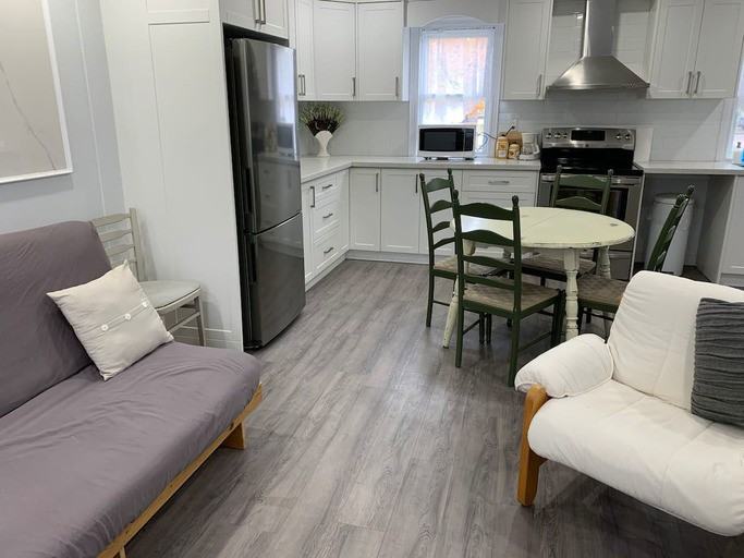 72 Innisfil St - Photo 2 of 9