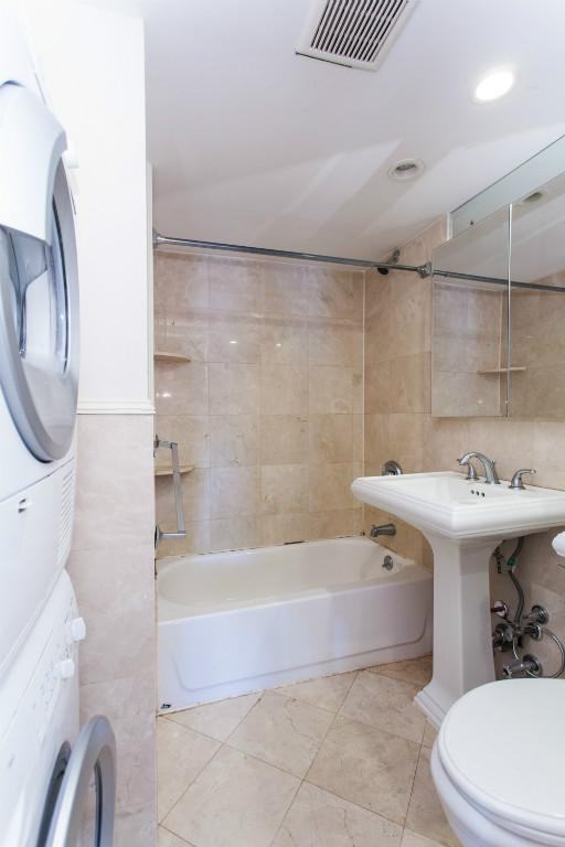 E 10th St #9 - Photo 6 of 7