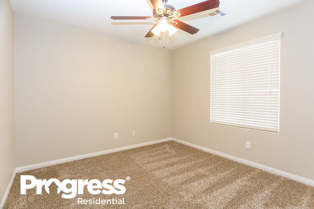 5661 Primrose Peak Ct - Photo 6 of 16
