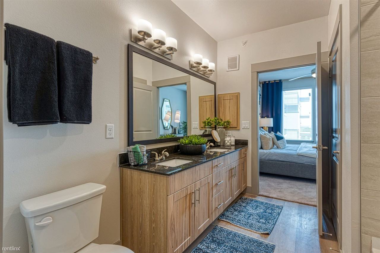 3100 Rogge Ln - Photo 2 of 12