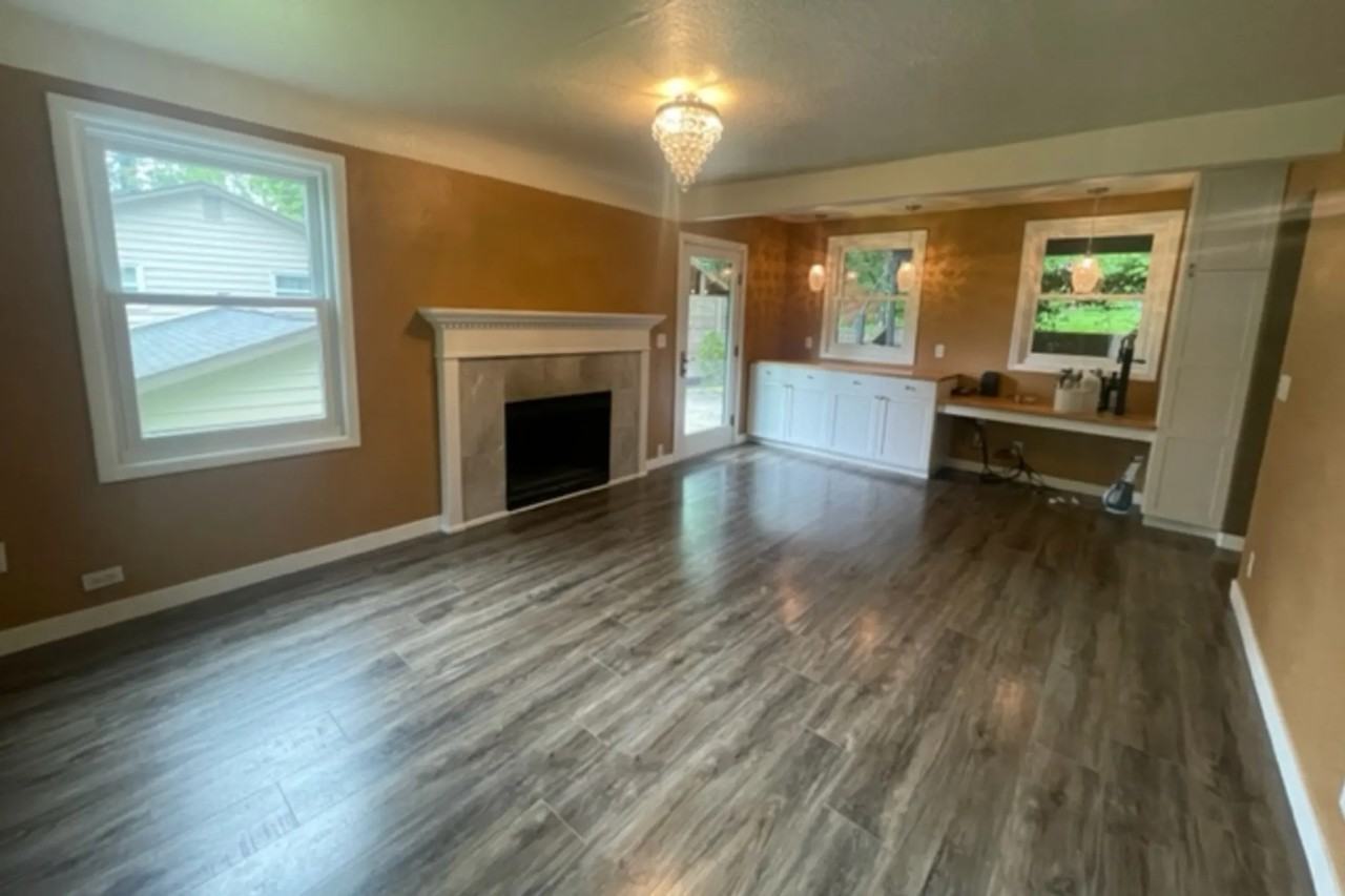 1494 Burns St - Photo 3 of 44