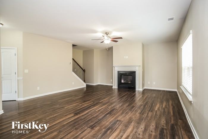 240 Jefferson Ave - Photo 2 of 7