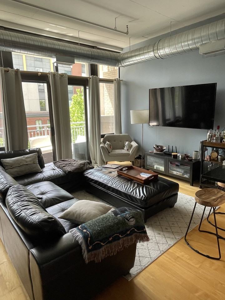 212 E Cullerton St #412