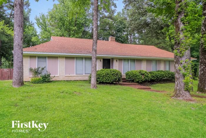 2350 Thornwood Ln - Photo 2 of 15