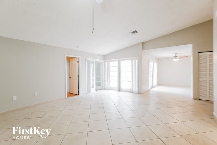 18821 Nw 84th Ave - Photo 2 of 15