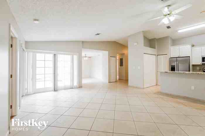 18821 Nw 84th Ave - Photo 3 of 15