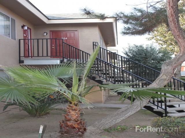 Blackstone Acres Apartments 1950 E Sussex Way, Fresno, CA 93726 Zumper