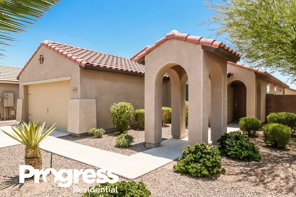 18619 W Lupine Ave - Photo 3 of 21