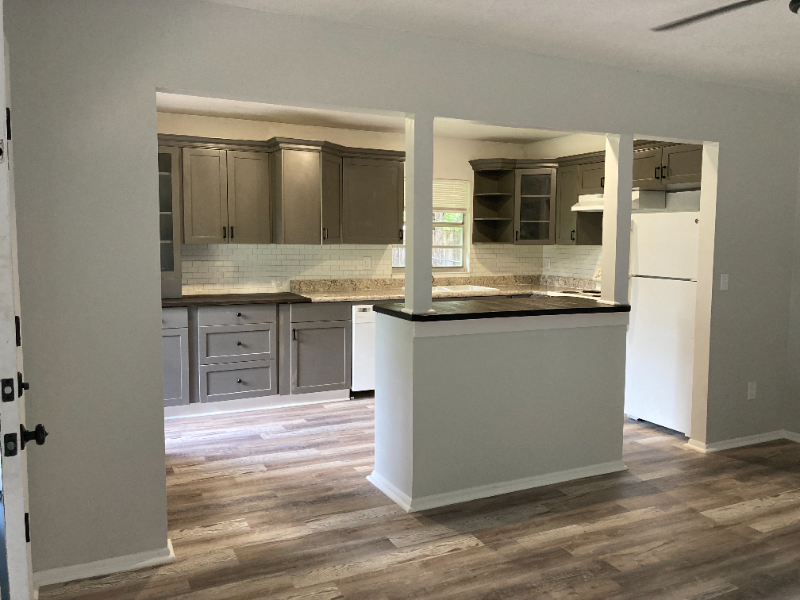 450 Clough Ave - Photo 3 of 17