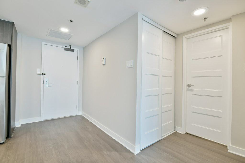 186 Lyon Street North #608