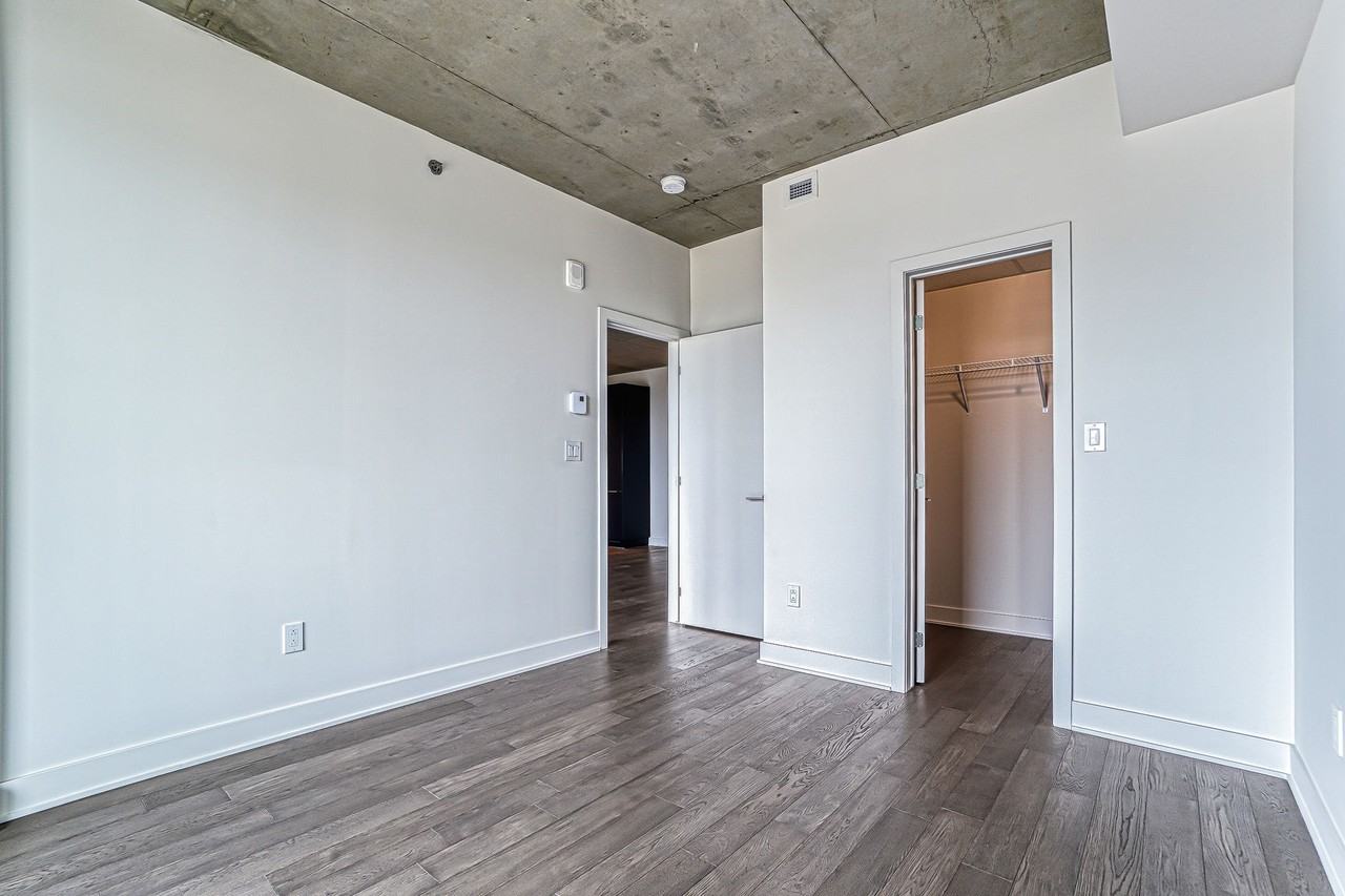 2021 Rue Sainte-Catherine Est #1021 - Photo 3 of 15