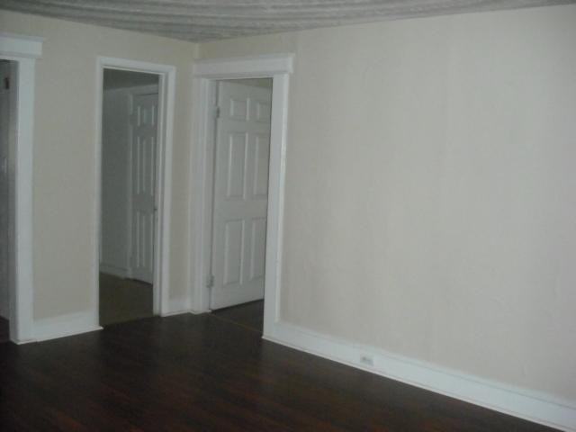 327 Locust Avenue - Photo 5 of 6