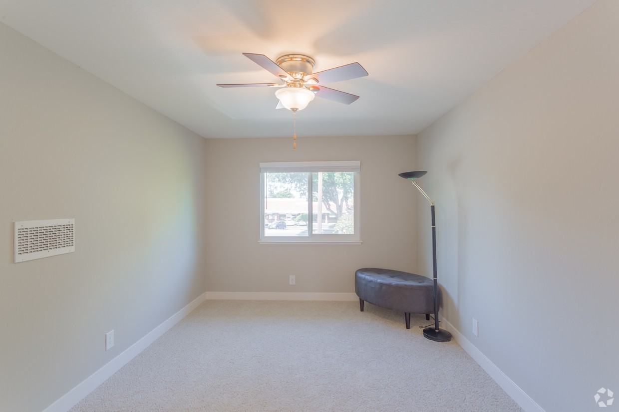 West View Park Apartments - Photo 5 of 10