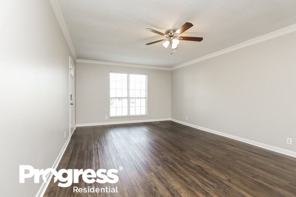 3016 Towne Valley Rd - Photo 3 of 16