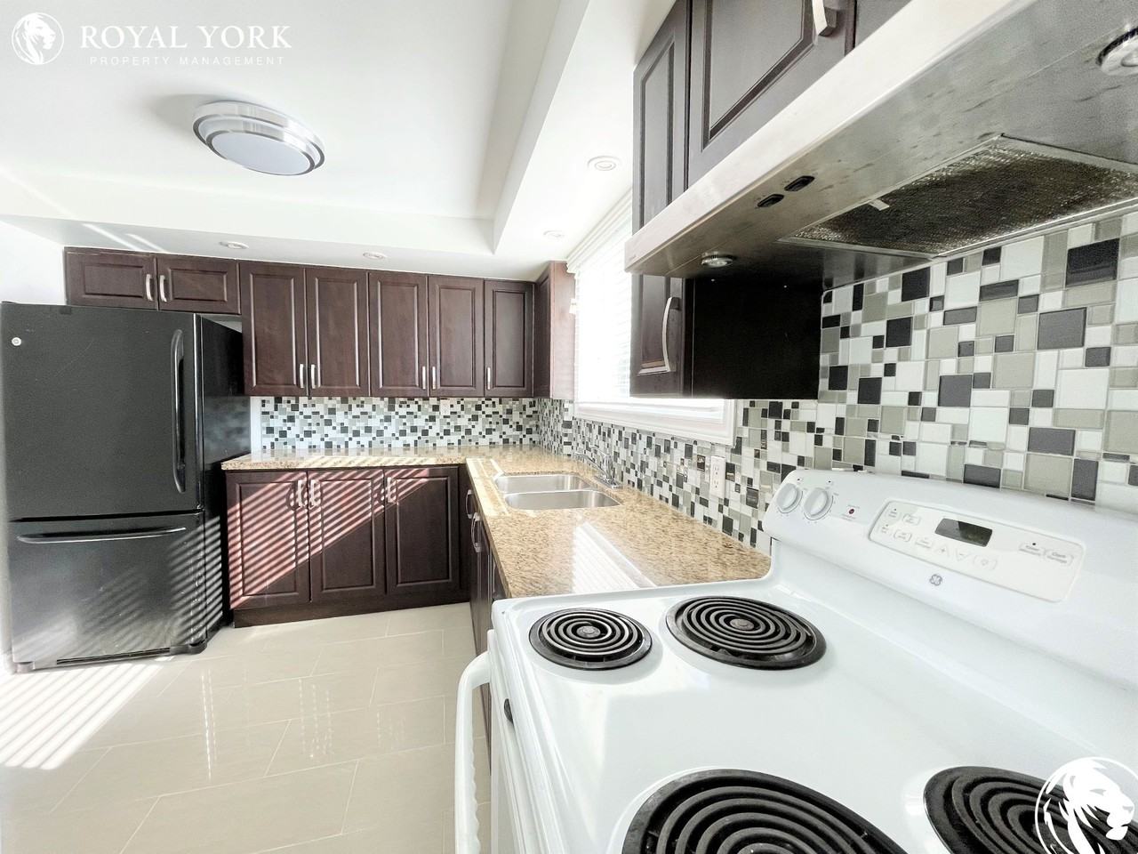 341 Miami Dr #1 - Photo 2 of 35