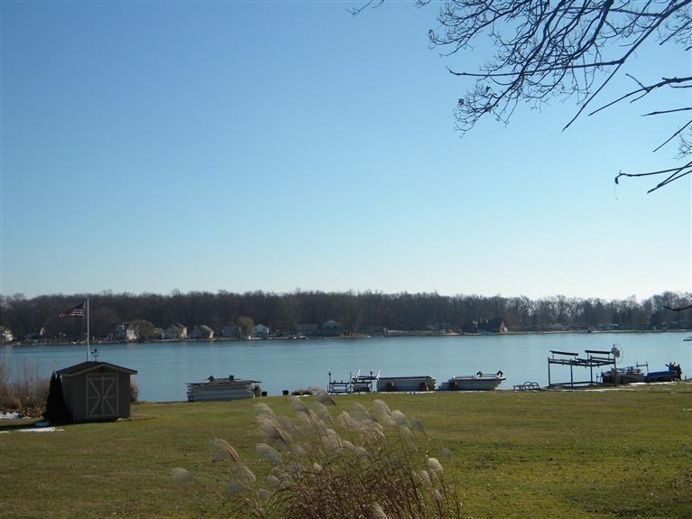 24459 N Shore Dr - Photo 3 of 18