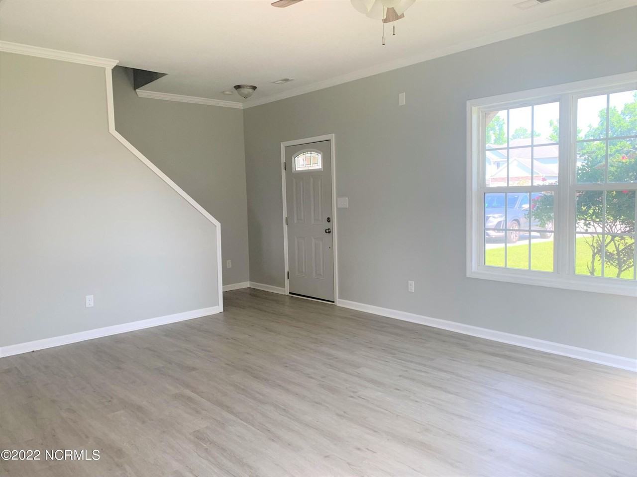 115 Dukes Lake Circle - Photo 3 of 5