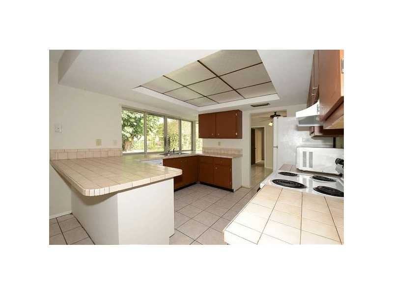 6931 NW 84th St - Photo 2 of 13