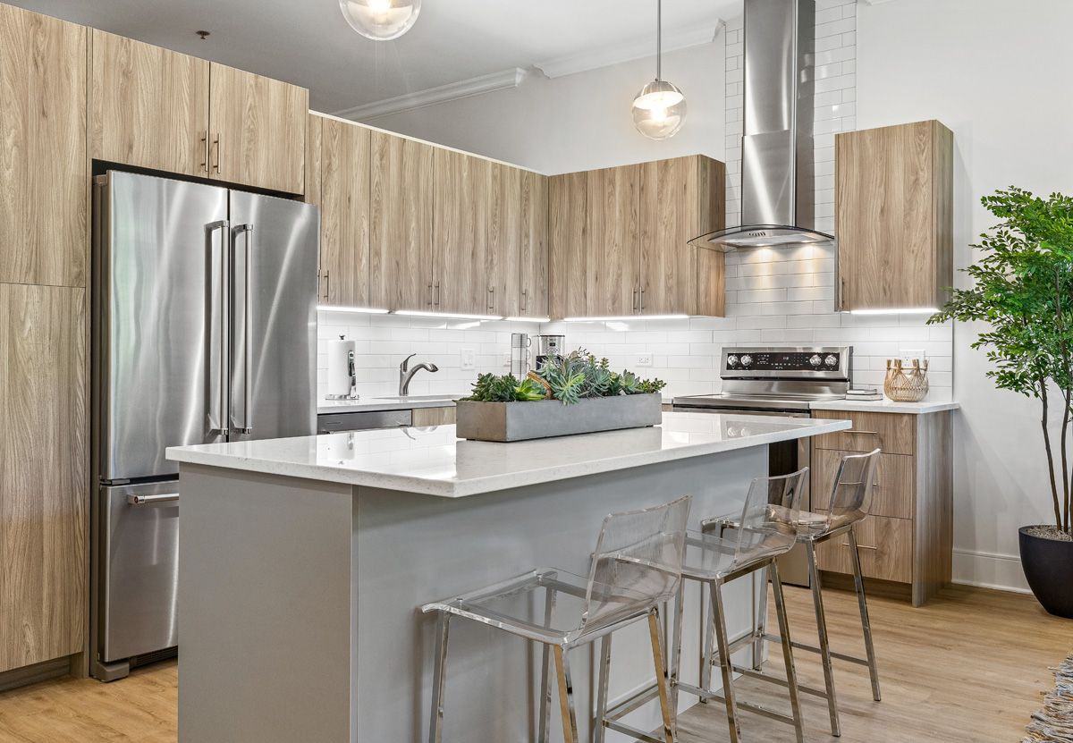 Maeve on Ridge - Photo 3 of 20