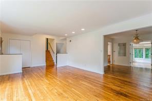 80 Sussex Rd - Photo 3 of 34